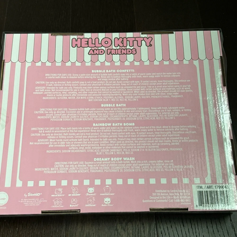 Hello Kitty and Friends Cozy Time Bath Set